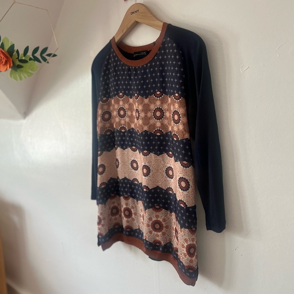 EUC Zara split hem Moroccan print blouse sz M poly/rayon - Picture 6 of 11